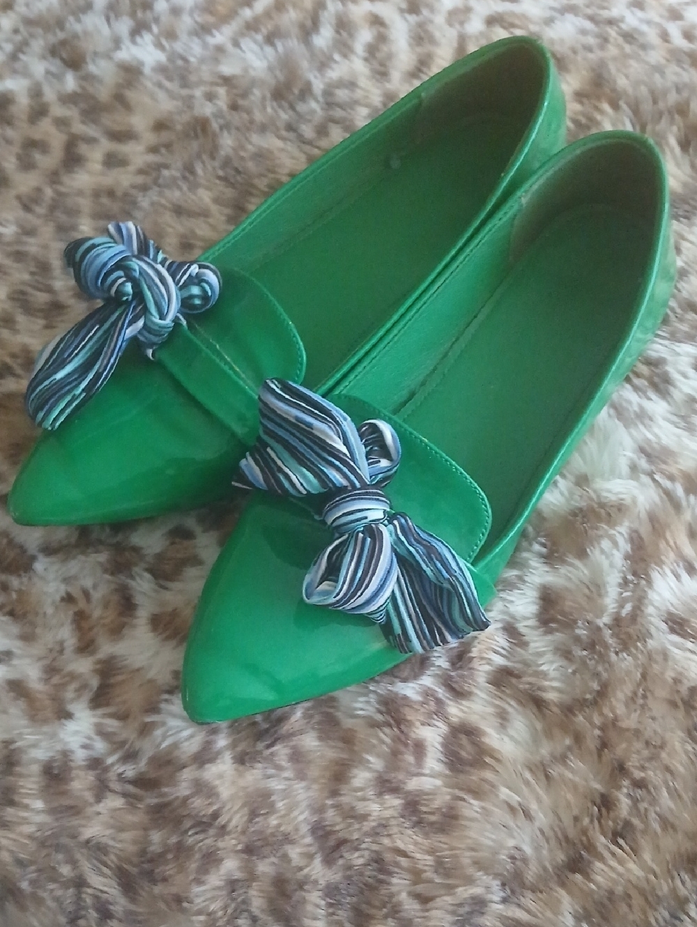 Green Pointed Toe Bow Flats - Women's Fashion Shoes